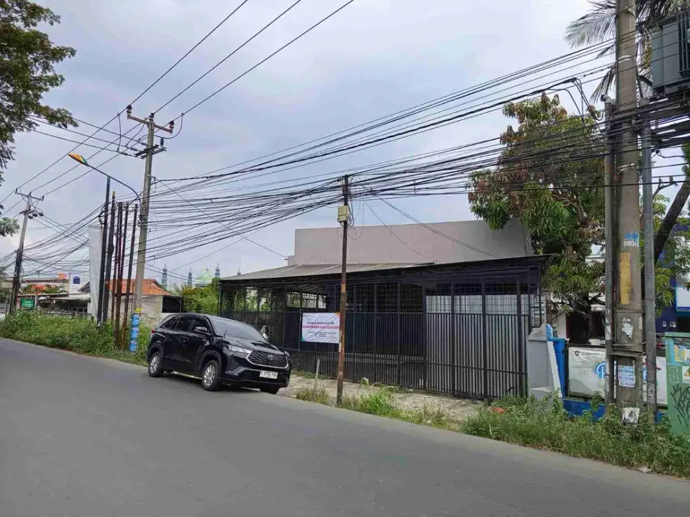 DIJUAL BANGUNAN DAN TANAH SANGAT LUAS DI JALAN UTAMA STRATEGIS  KEBALEN BEKASI