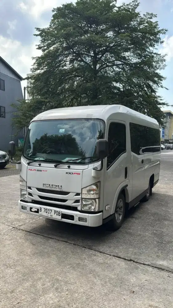 Mircobus isuzu Elf NLR 55B VIP Class