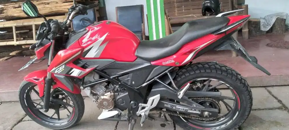 Honda CB 2017 merah