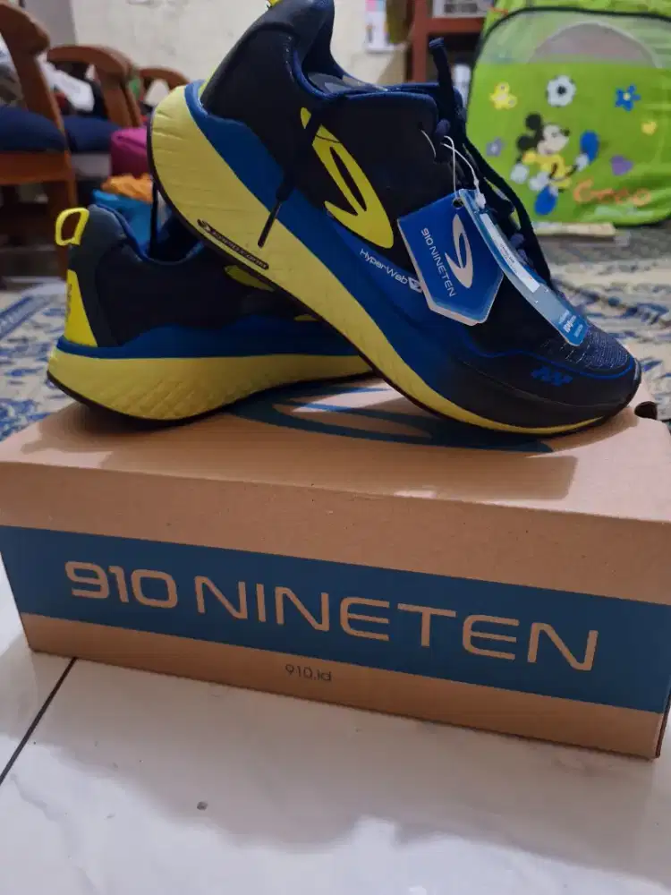 Di Jual Sepatu Running