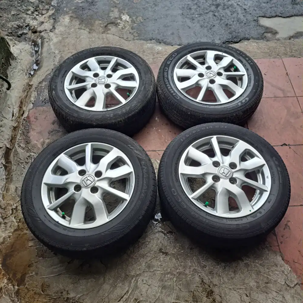 Brio ring 14 velg mobil honda brio