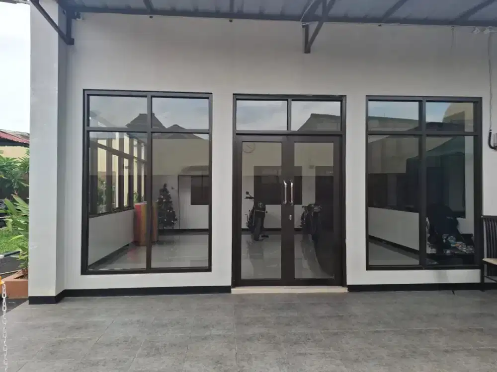 Dijual Rumah Workshop Dalam Gang Di Pulo Gebang Jakarta Timur.