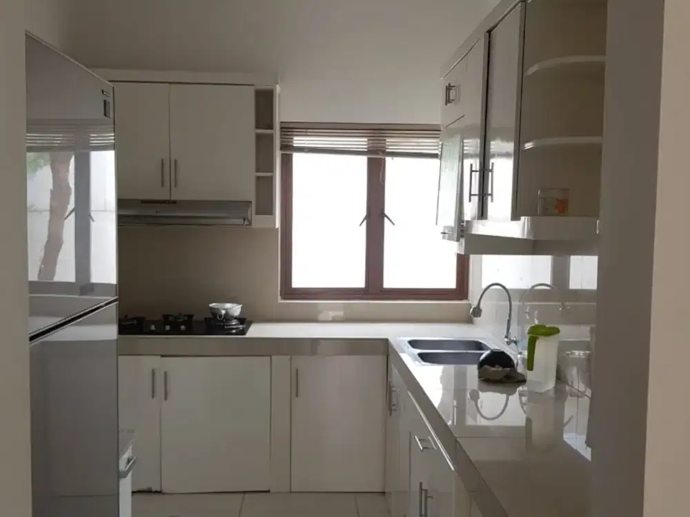 Sewa Rumah Murah Cluster Shinano Semi Funish Belakang Sudah Keramik, Dekat Area Komersial Jakarta Garden City, Cakung 030