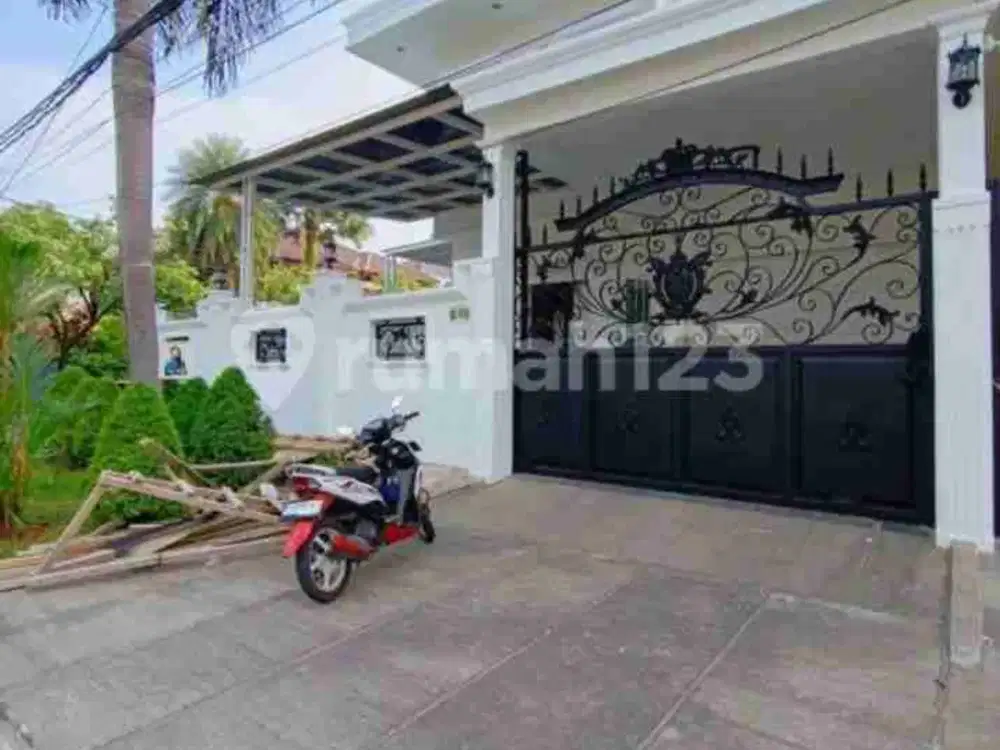 Rumah Hook Joglo Komplek Exclusive Jakarta Barat dekat tol Turun Harga