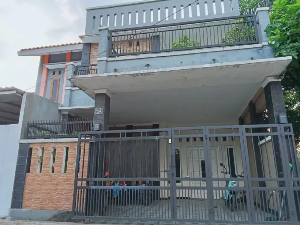 Rumah 14 Menit ke Stasiun Depok 3 Lt SHM Hadap Timur J-33805