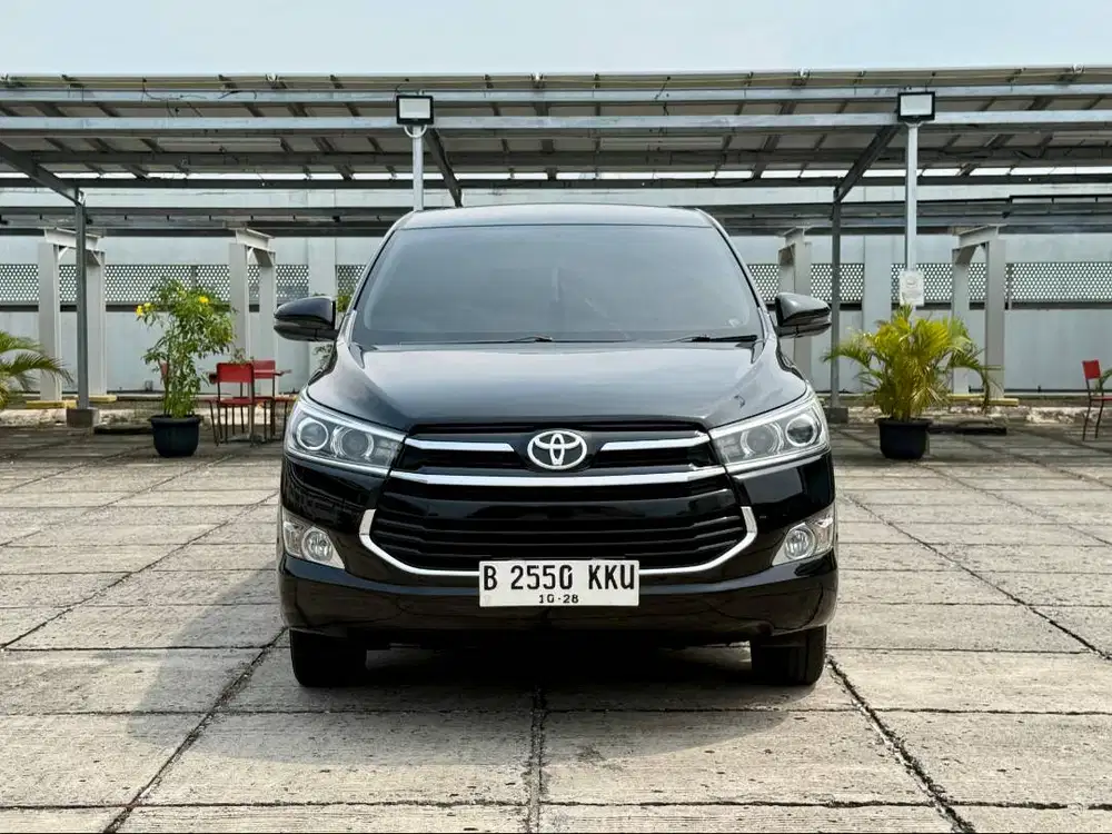 Toyota innova V 2.4 AT. Tahun 2018. Hitam. Low km. Perfect cond