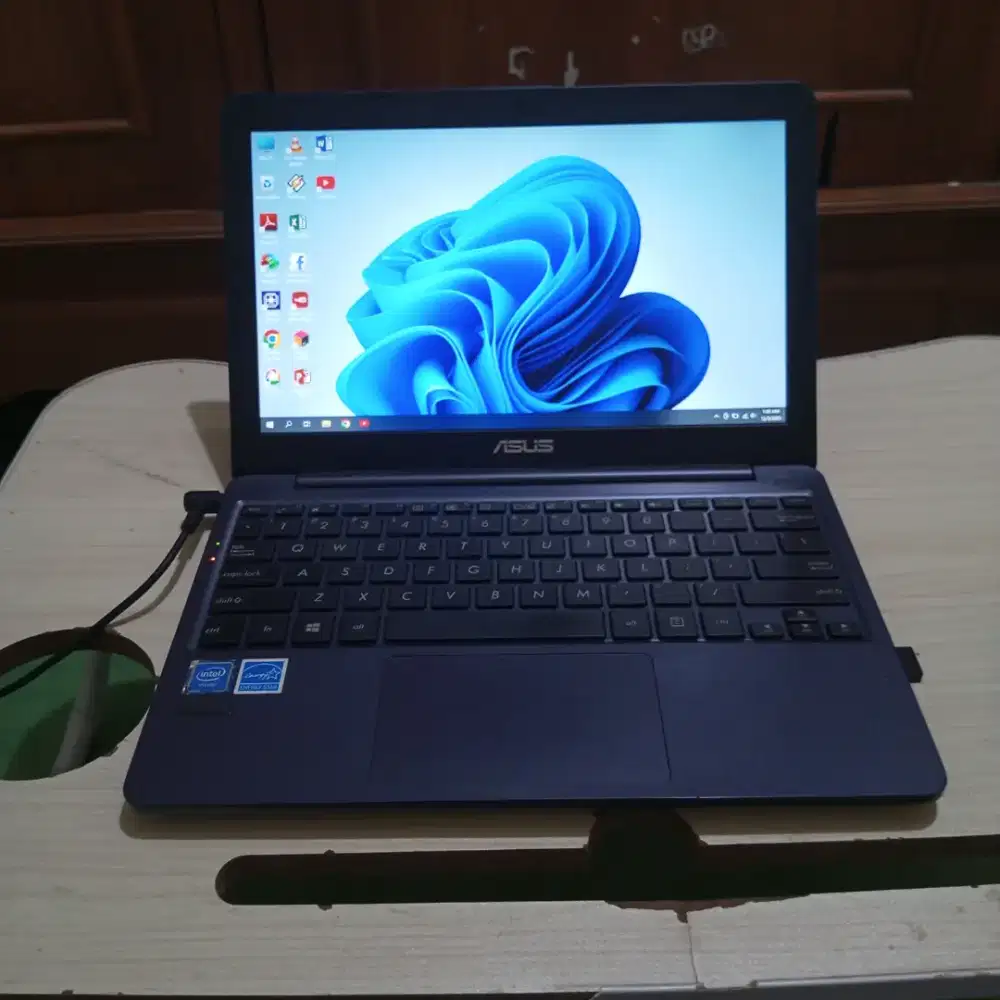Notebook Asus E203NAH