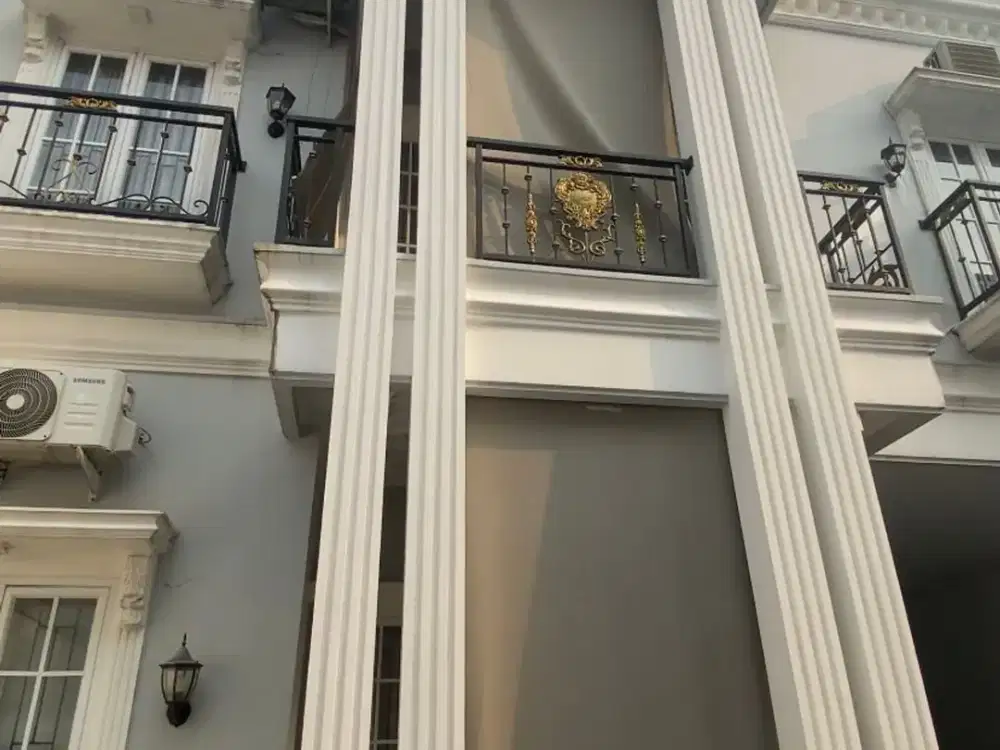 Rumah SHM Luas 15 Menit ke Depok Town Center Dibantu KPR J-37613