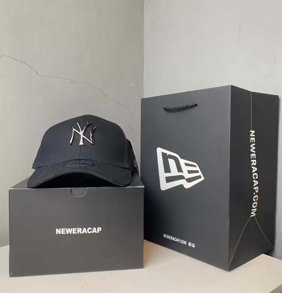Topi Baseball MLB Cap New Era Logo NY Metal Hitam Silver Topi NY Besi
