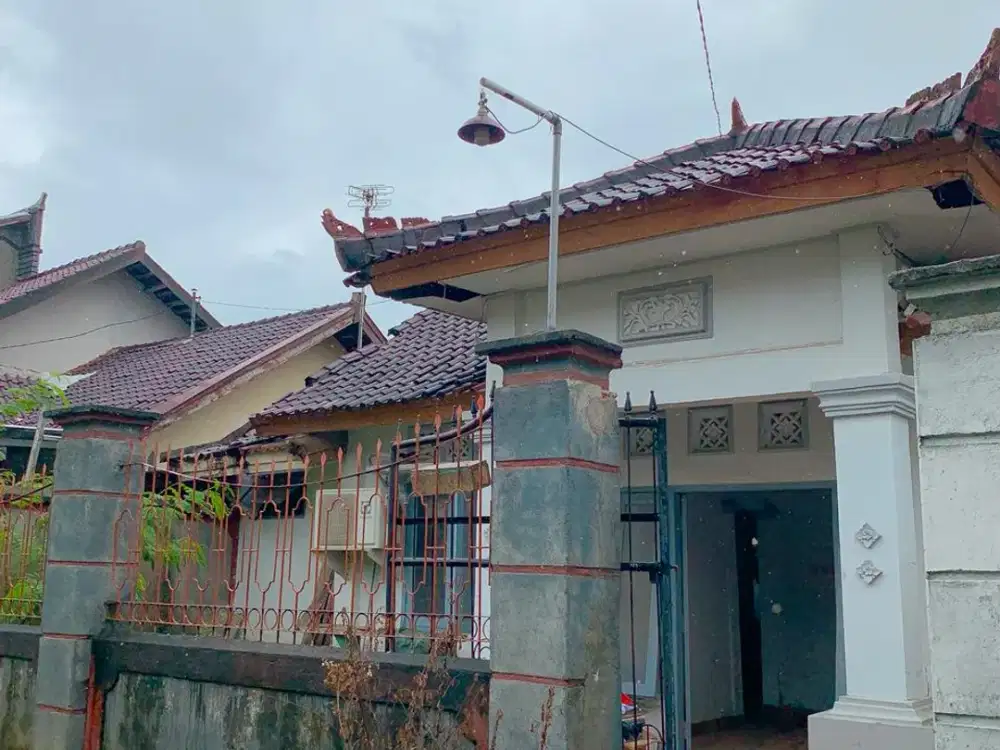 Rumah di kompleks Senteluk batu layar dekat Senggigi