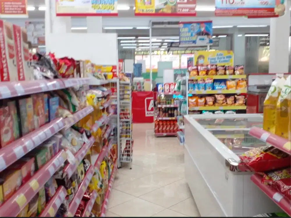 Ruang Usaha Alfamidi Di manado Wenang sulawesi utara