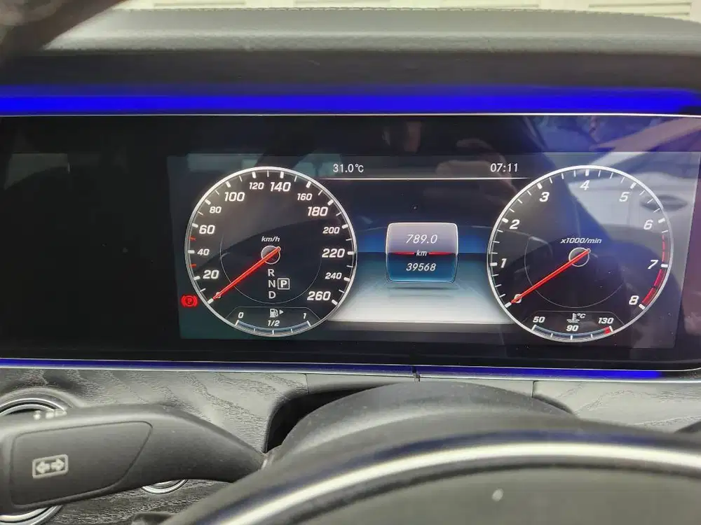 MERCEDES E300 AMG 2017 BLACK • KM 39RB • SUNROOF • TANGAN PERTAMA