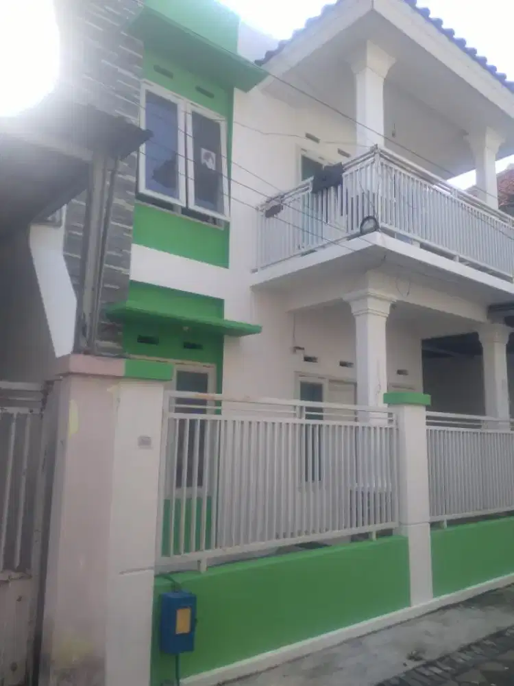 Disewakan rumah 2 lantai