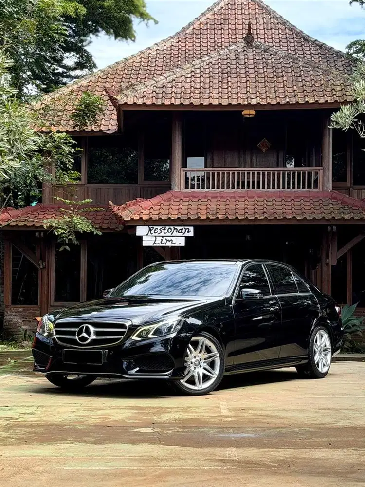 Mercedes Benz E400 W212 AMG 3.0L BiTurbo Panoramic RSE Tahun NIK 2014