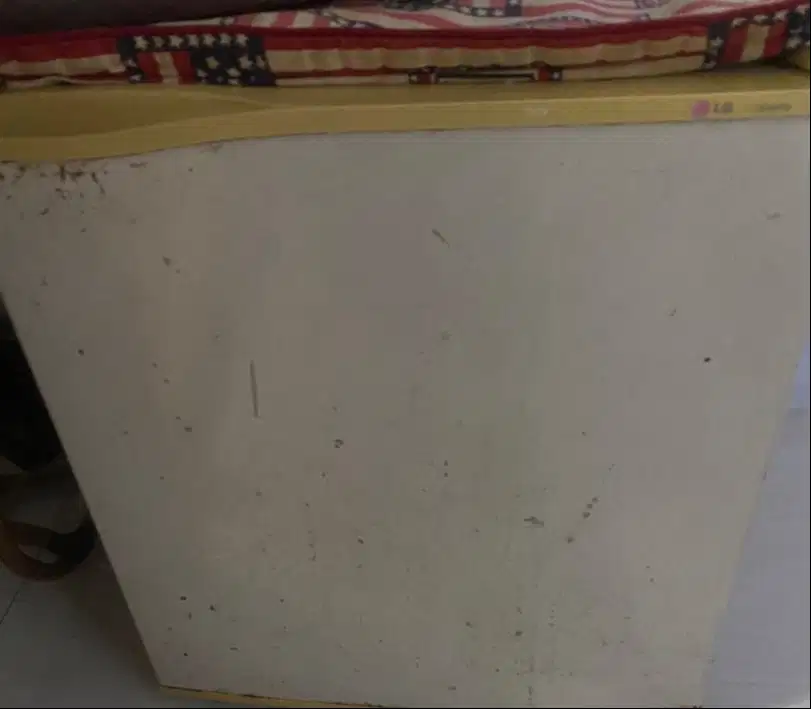 KULKAS MINI LG BEKAS