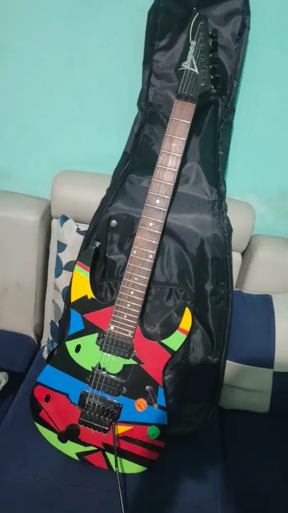 Gitar Ibanez RGR picasso model