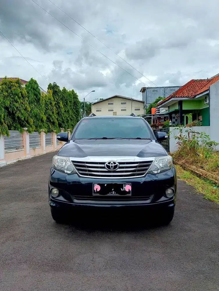 TOYOTA FORTUNER BENSIN 2.7 TAHUN 2012