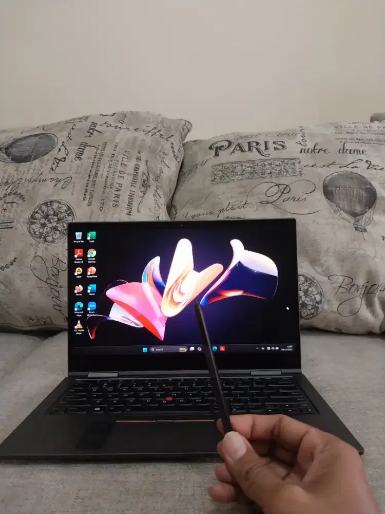 Lenovo ThinkPad X1 YOGA Core i7 16GB 1TB Touch Screen Stylus Pen 360