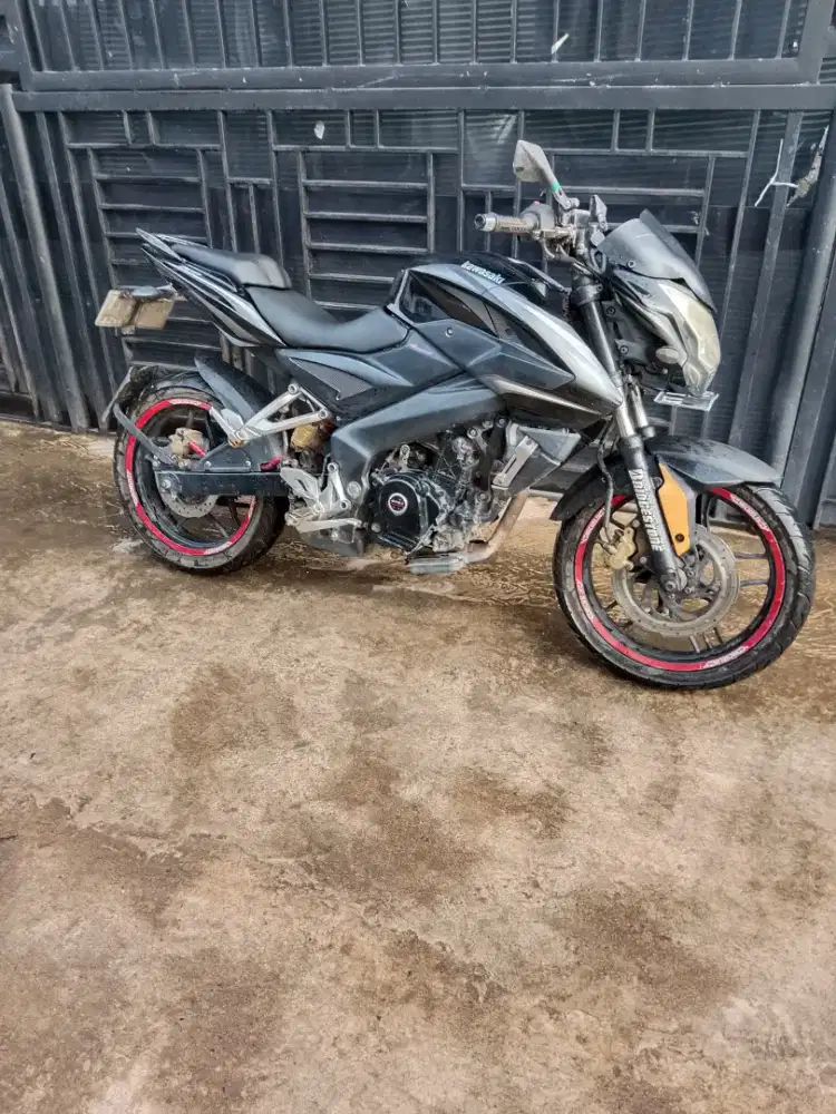 Di jual kawasaki bajaj thn 2013 plat DA KT kalimatan timur