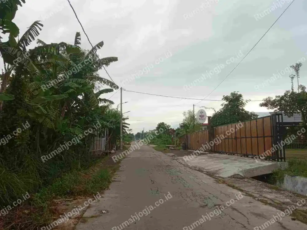 tanah sangat strategis dekat stadion maguwoharjo
