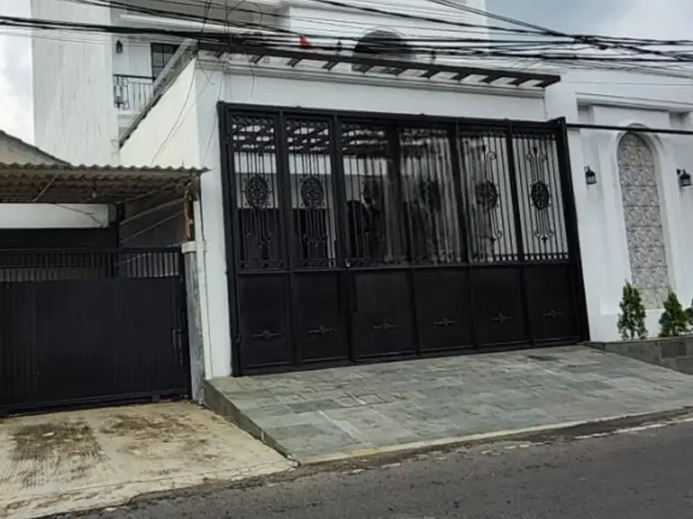 Rumah mewah dan bagus di Sunter Agung 11x29m 5 lantai, ada kolam renang dan lift