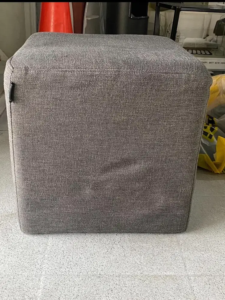 BANGKU PERSEGI DARK GREY