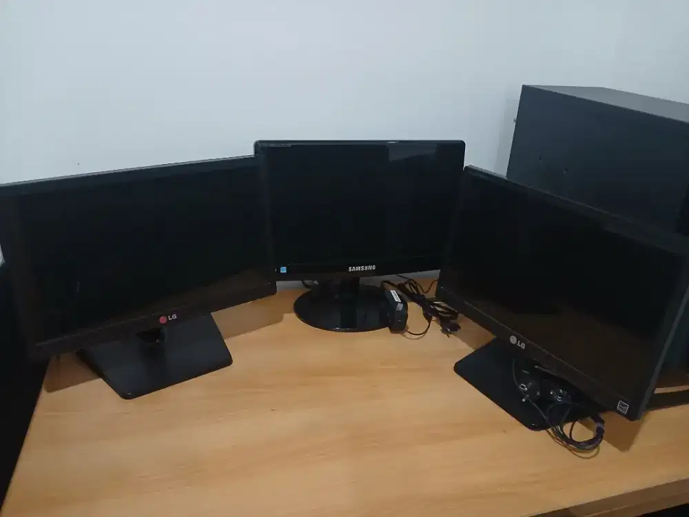 monitor 16 inch kondisi baik, merek LG, SAMSUNG