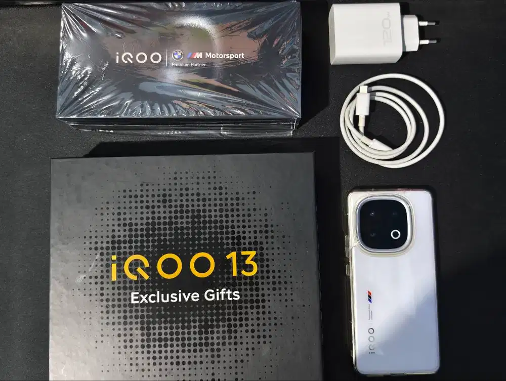 IQOO 13 ram 12/256gb Legend Putih Fullset + Bonus garansi resmi Indo
