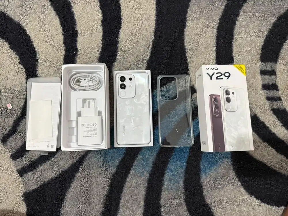 Vivo y29 6/128gb mulus 1000% seperti baru garansi panjang fullset