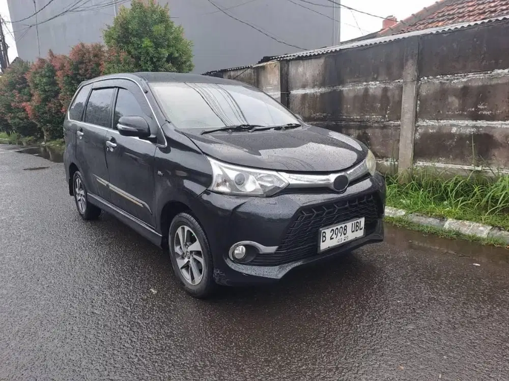 Avanza Veloz 1,5 Matic 2015 Macan