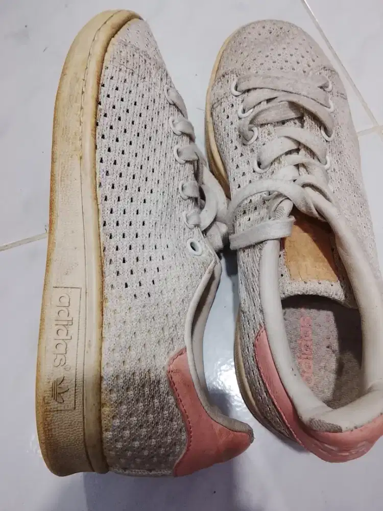 Sepatu Adidas cewe no 37 putih