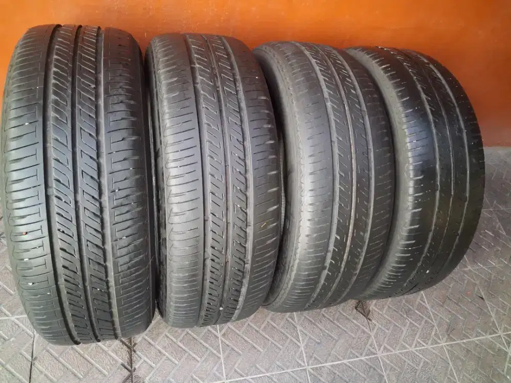 Ban Bridgestone 185/55/R15 2022 Akhir