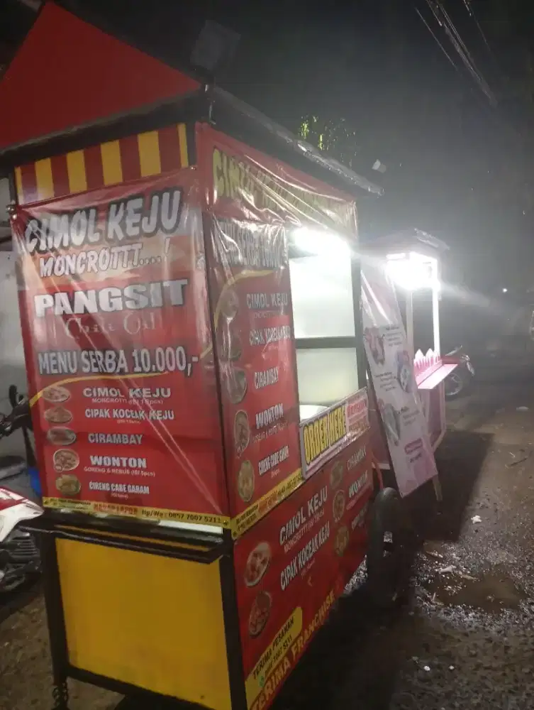 Di butuhkan karyawan