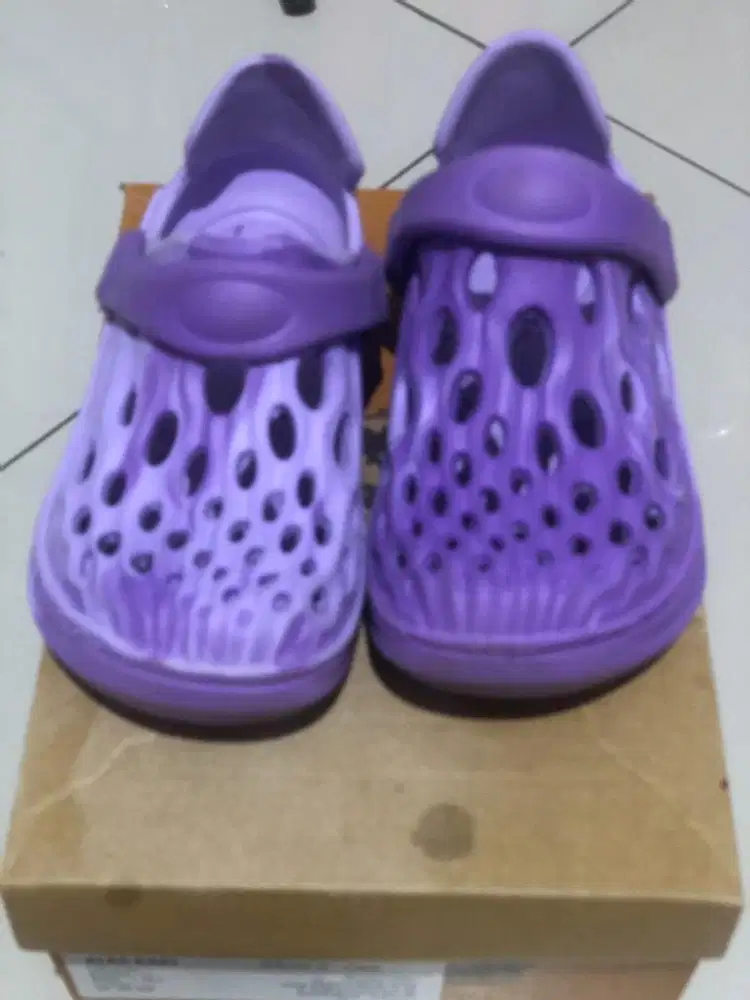 Rugged Outback sepatu karet