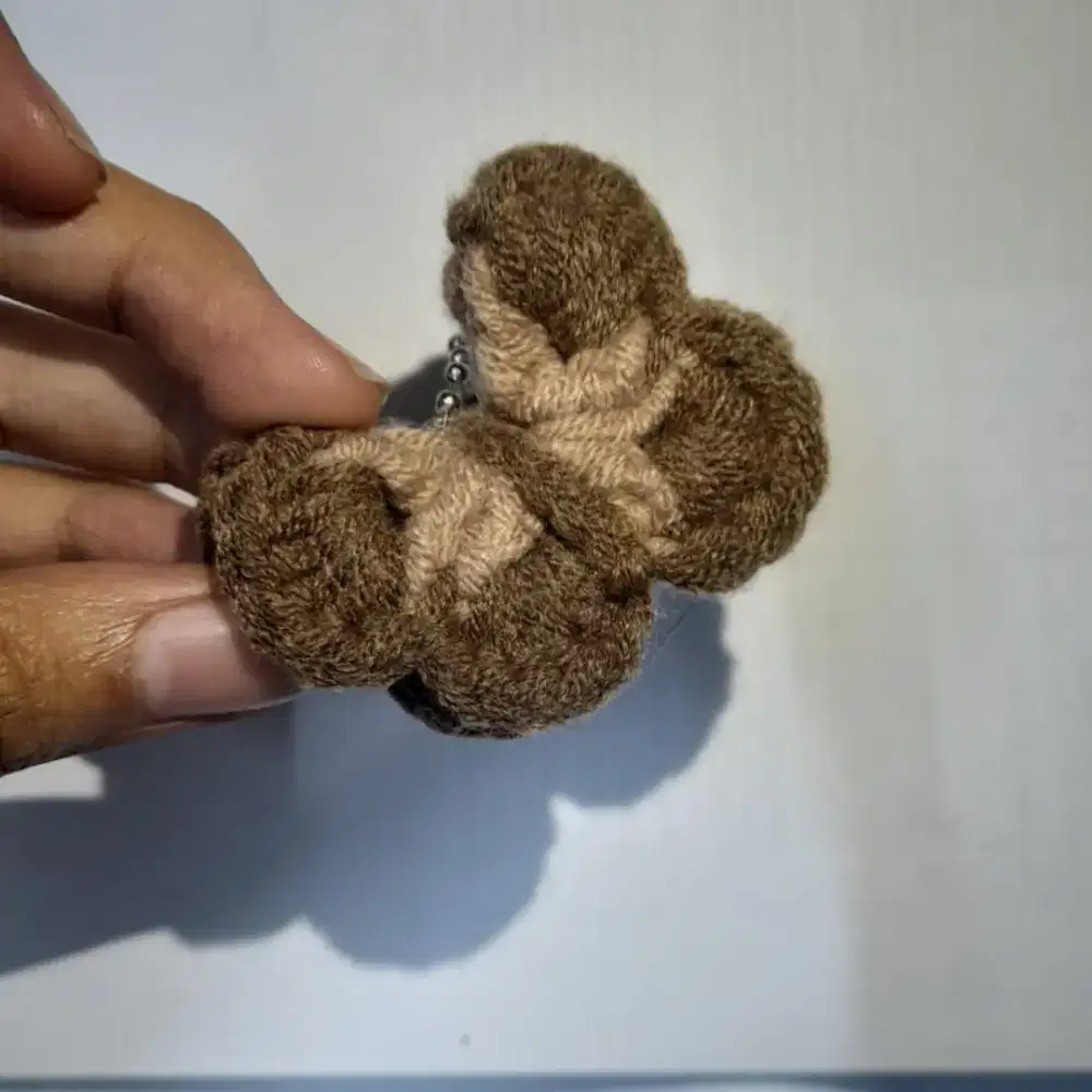 Gantungan Kunci Rajut Kupu-kupu - HSC 2025