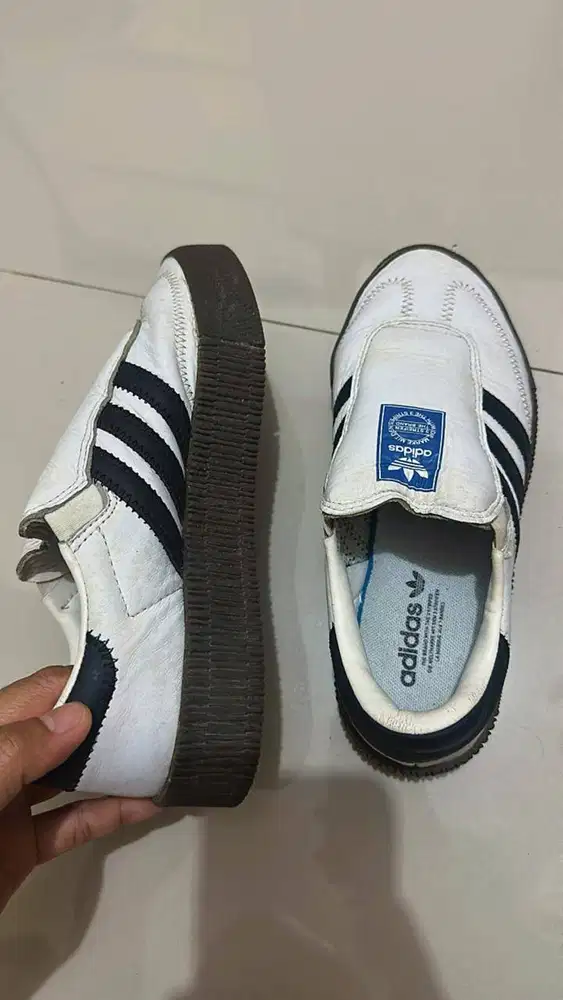 dijual sepatu adidas