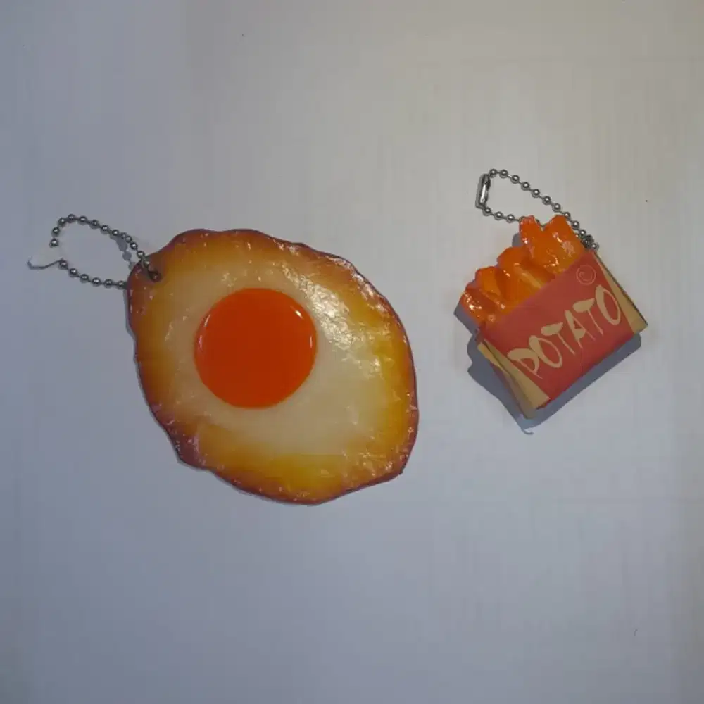 Gantungan Kunci Telor dan Kentang Goreng - HSC 2025