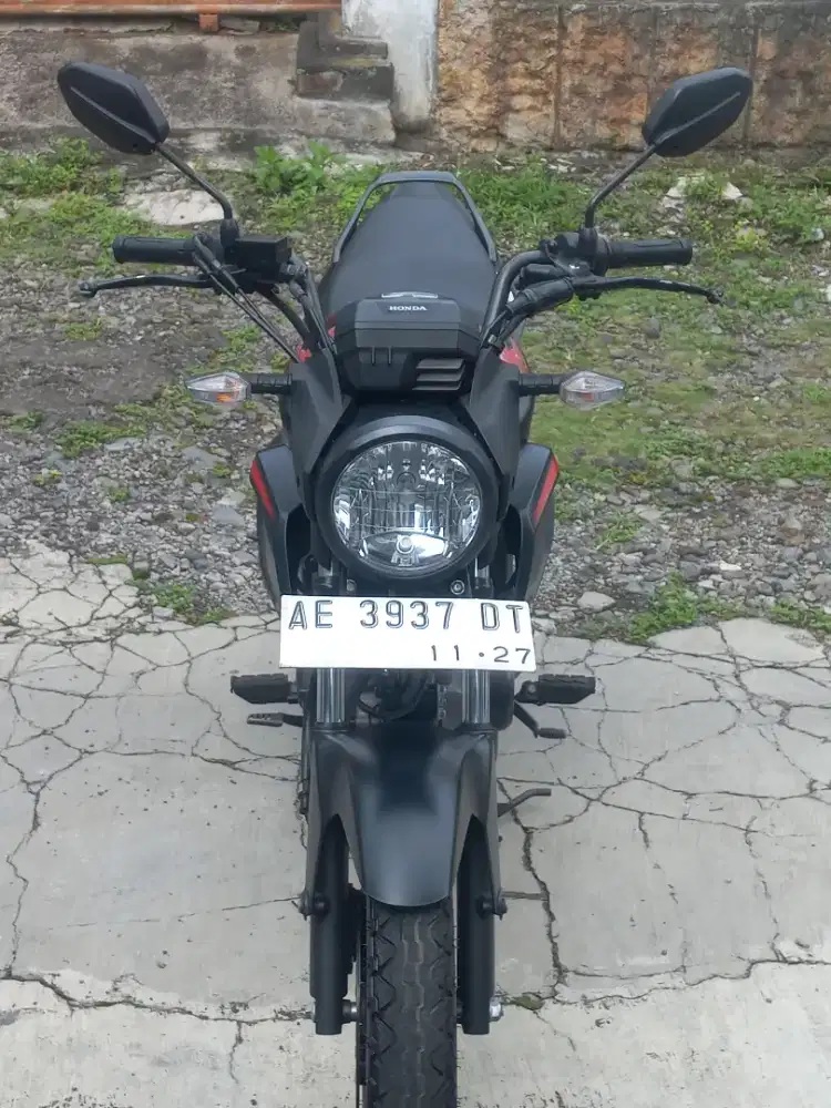 Honda cb verza 2022 like new