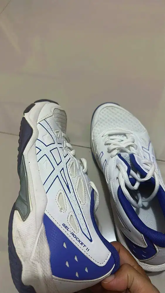 dijual sepatu asics for badminton
