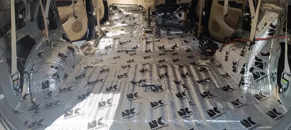 Peredam suara mobil home service