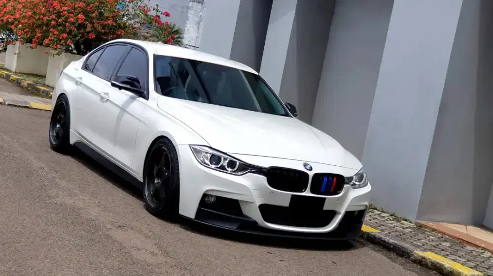 [ ANTIK LOW KM ] BMW 320i 320 i N20 F30 2.0 Sport AT 2014/2015