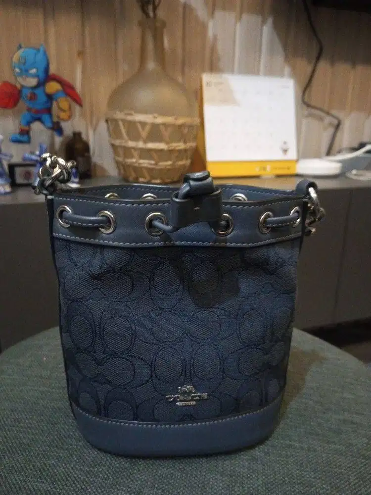 Preloved COACH mini bucket bag ori