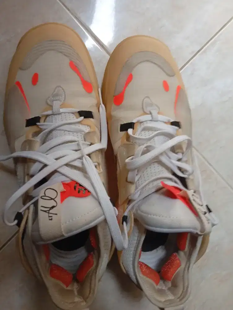 Sepatu basket Adidas harden vol 5