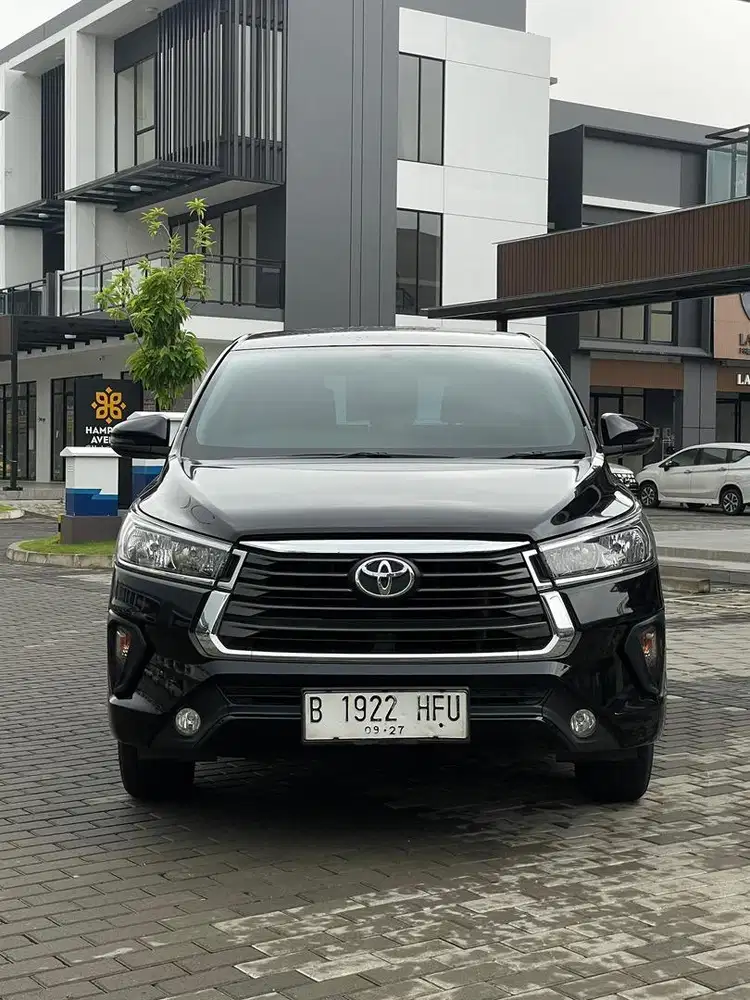 Istimewa sekali Gan Low KM Toyota Innova Bensin G AT 2022 Hitam Top