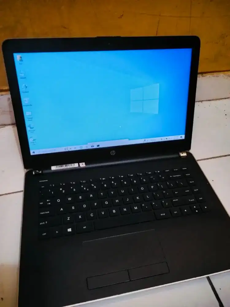 Jual laptop HP 14-bs741tu
Core i3