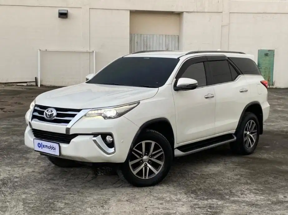Low KM Toyota Fortuner 2.4 4x2 VRZ Solar-AT 2019 Putih LBAF