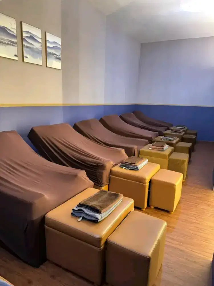 Karyawan Wanita Reflexology.