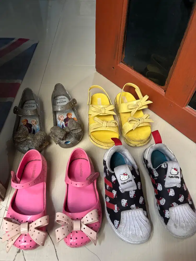 Sepatu Melissa harum dan adidasHelokitty