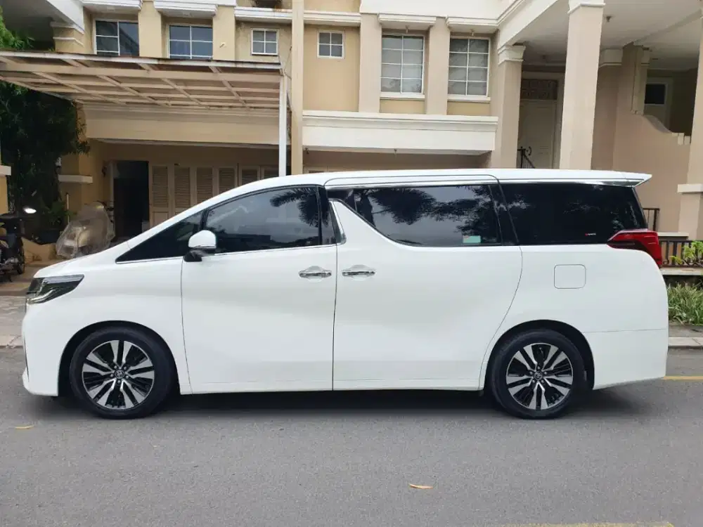 Dijual Toyota Alphard 2021 type G Matic Sangat Bagus, seperti baru