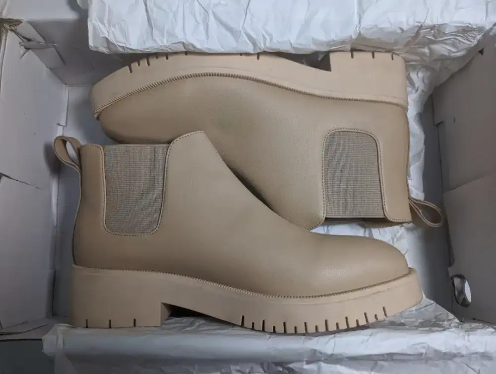 Lannister Cream Chelsea Boots Adorableprojects - HSC 2025